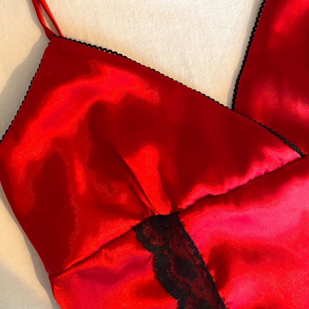 Red Camisole with Lace Cut-Out - Picture 2 of 3